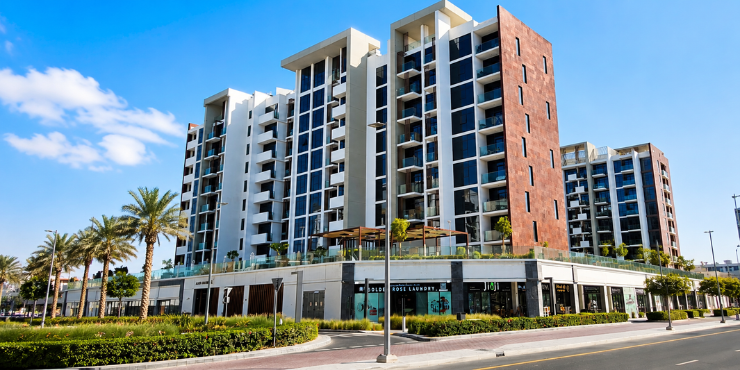Azizi Riviera 4