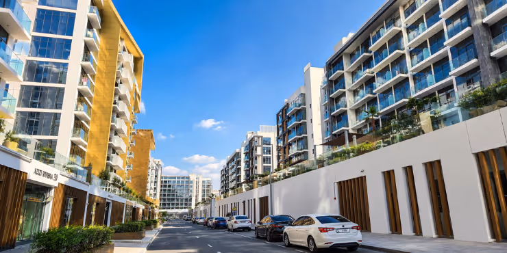 Azizi Riviera 4