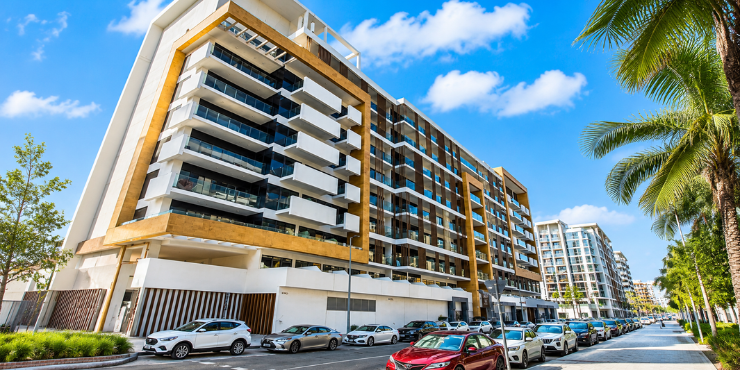 Azizi Riviera 18