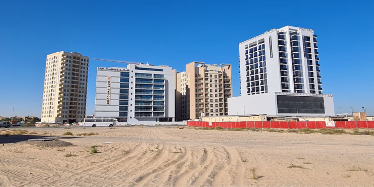 Full Residential Building for Sale in DLRC