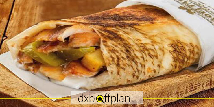 از خوردن شاورماهای خوشمزه فروج فواز در دبی لذت ببرید