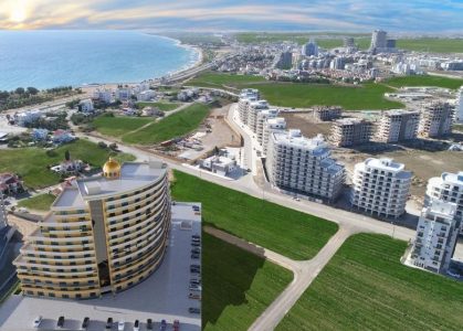 Bellagio Apartments in Long Beach, Iskele